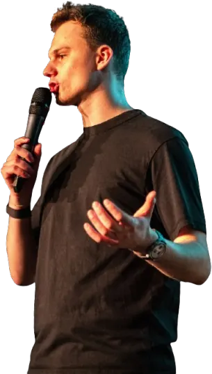 Přednášející na pódiu na HustlerMeetu